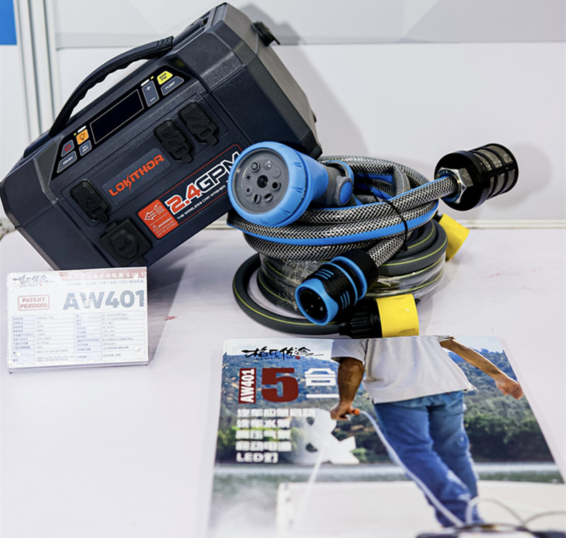 AW401洗車水槍充氣泵12V應急啟動電源一體機